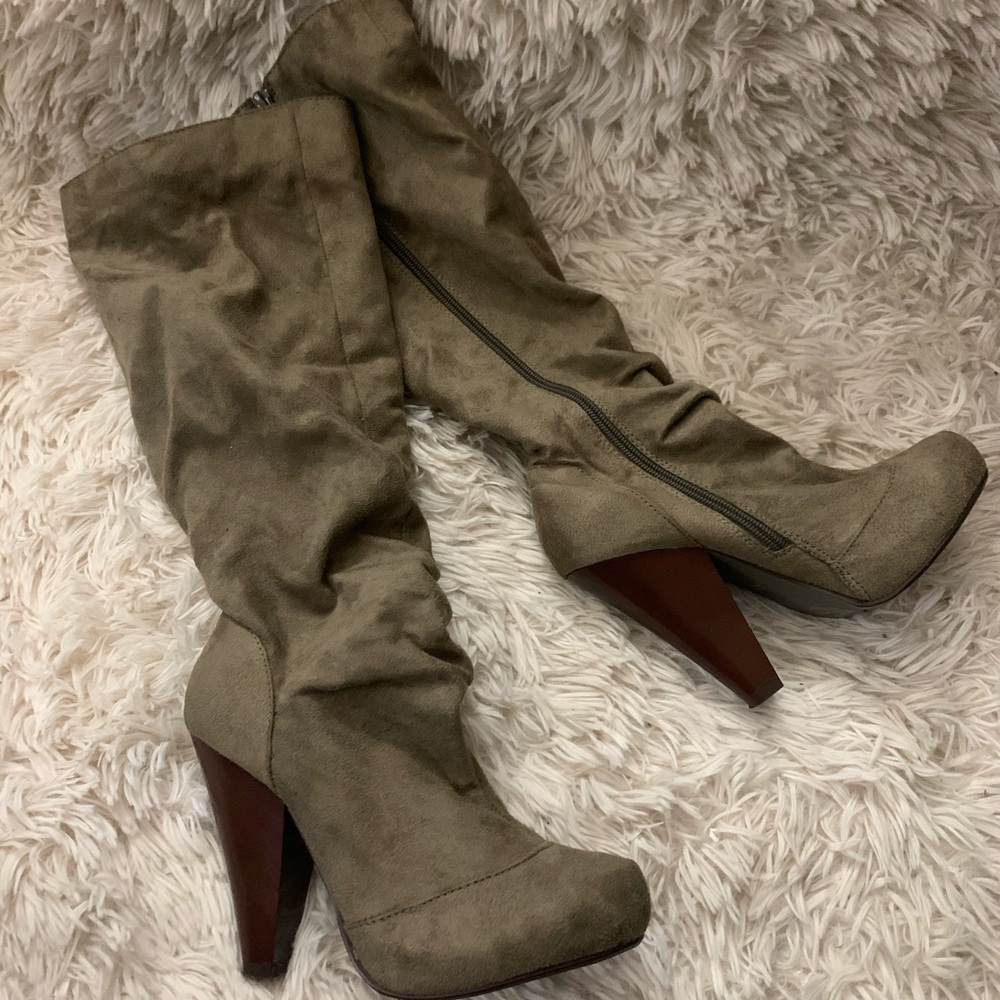 Bamboo boots size 6